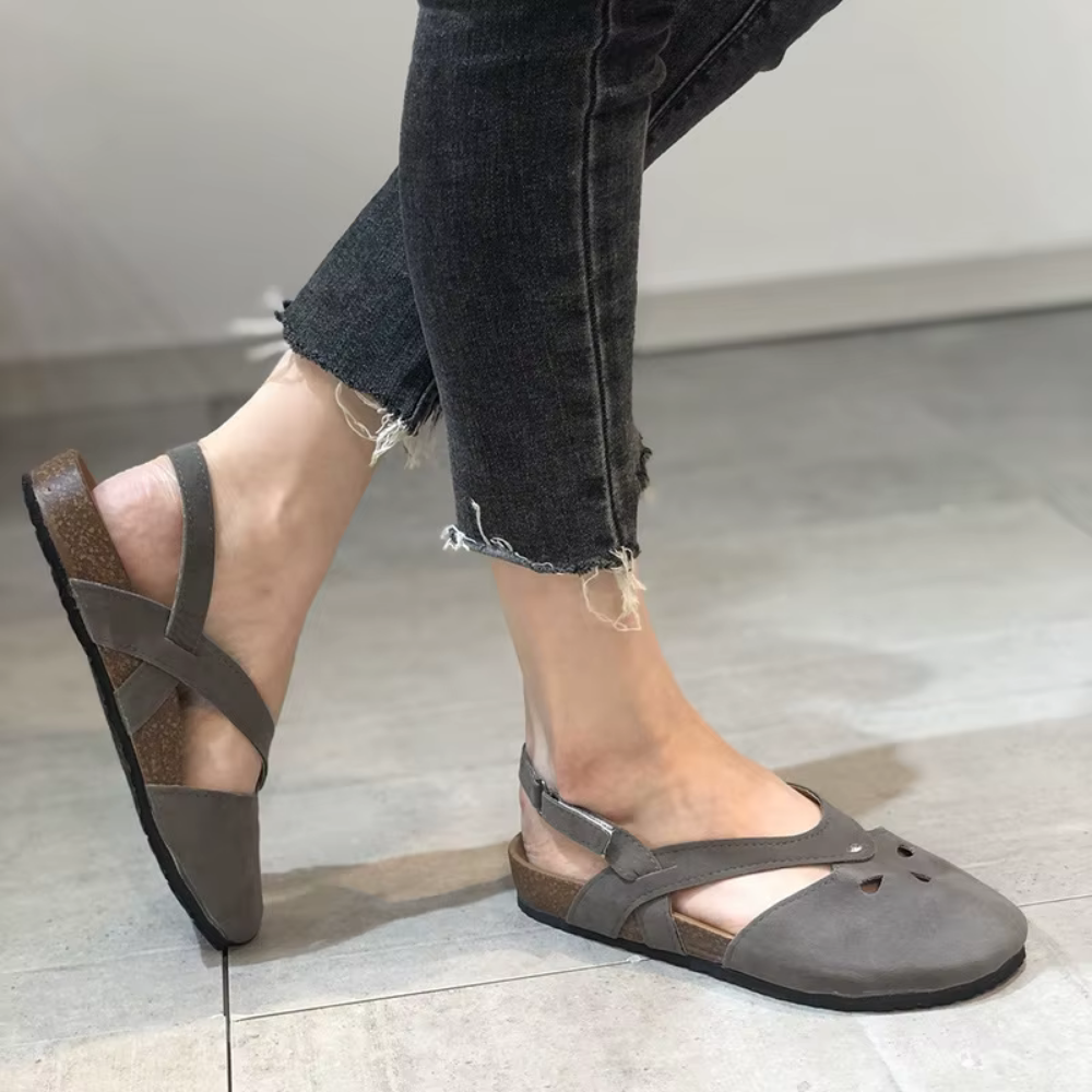 Women’s Flat Sandals – Open Toe – Cut-Out Detail – Cushioned Insole – Ankle Strap