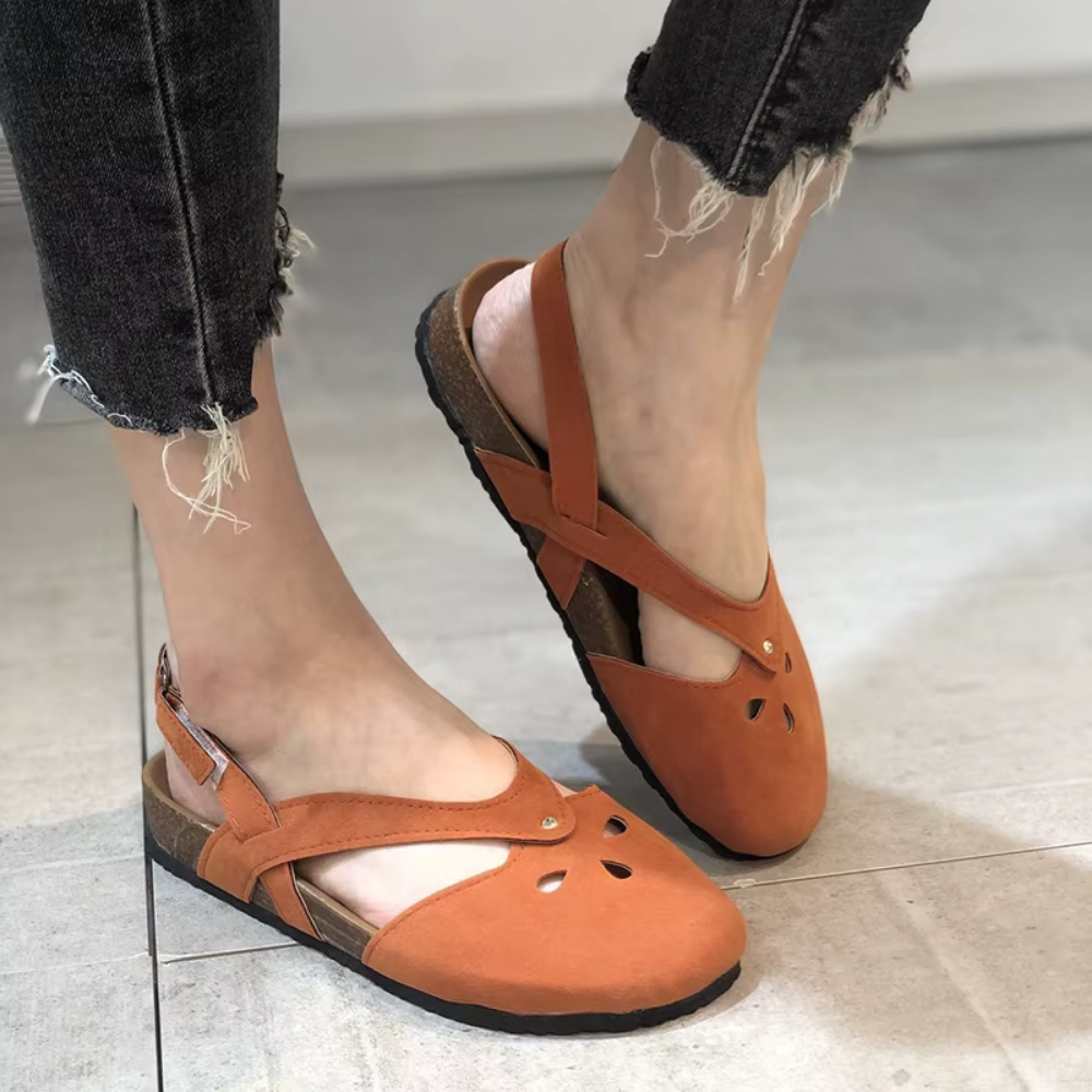 Women’s Flat Sandals – Open Toe – Cut-Out Detail – Cushioned Insole – Ankle Strap