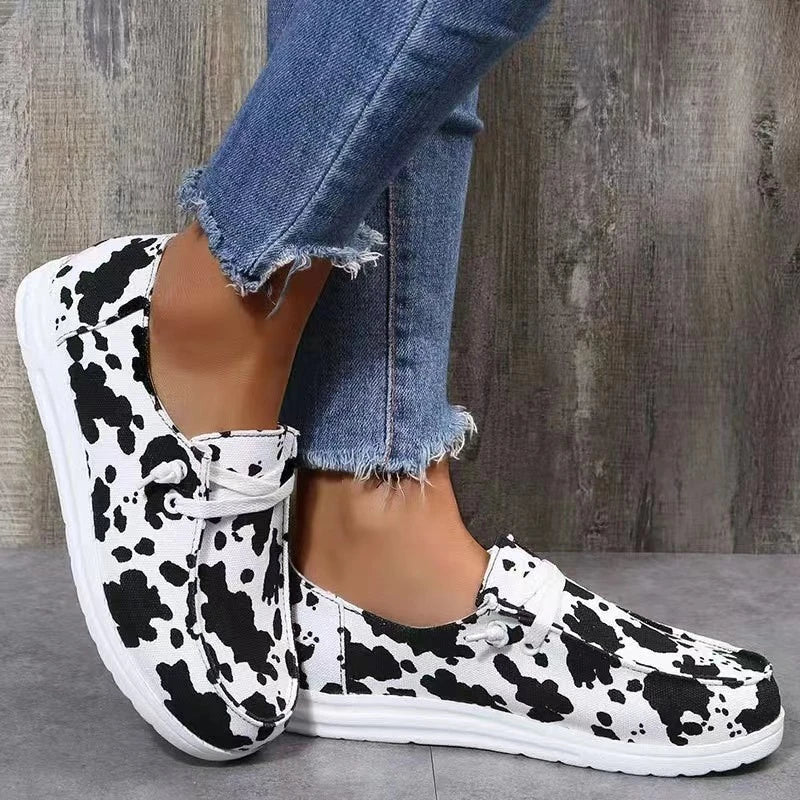 Women’s Lace-Up Shoes – Breathable Blend – Lightweight Fit – Cushioned Sole Black White