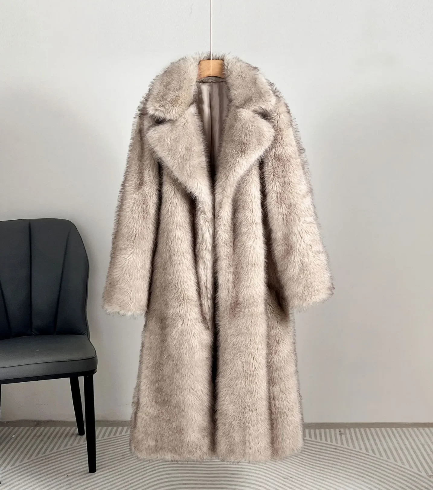 Women's Oversized Faux Fur Coat - Luxe Plush, Arctic Collar - WinterGlam Beige